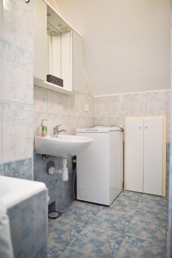 Luka'S Amber Rooms In The Center Of Trogir Exterior photo